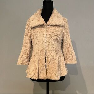 Chic Solitaire by Ravi Khosla Faux Fur‎ Coat Small Cream/Beige Shaggy Texture